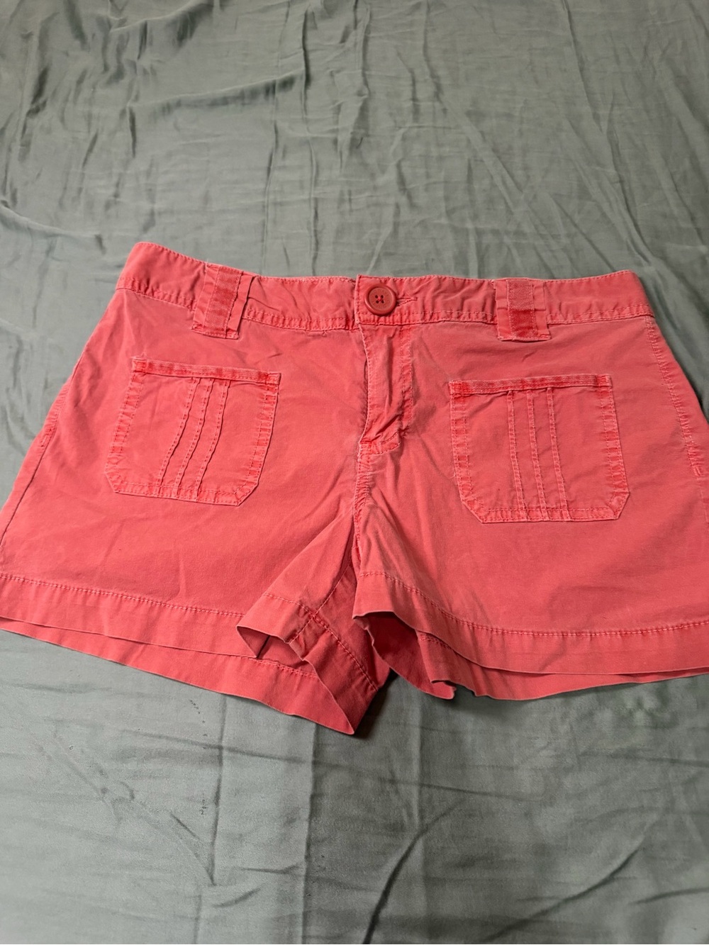 🩷 Old Navy Stretch Coral Shorts 🩷